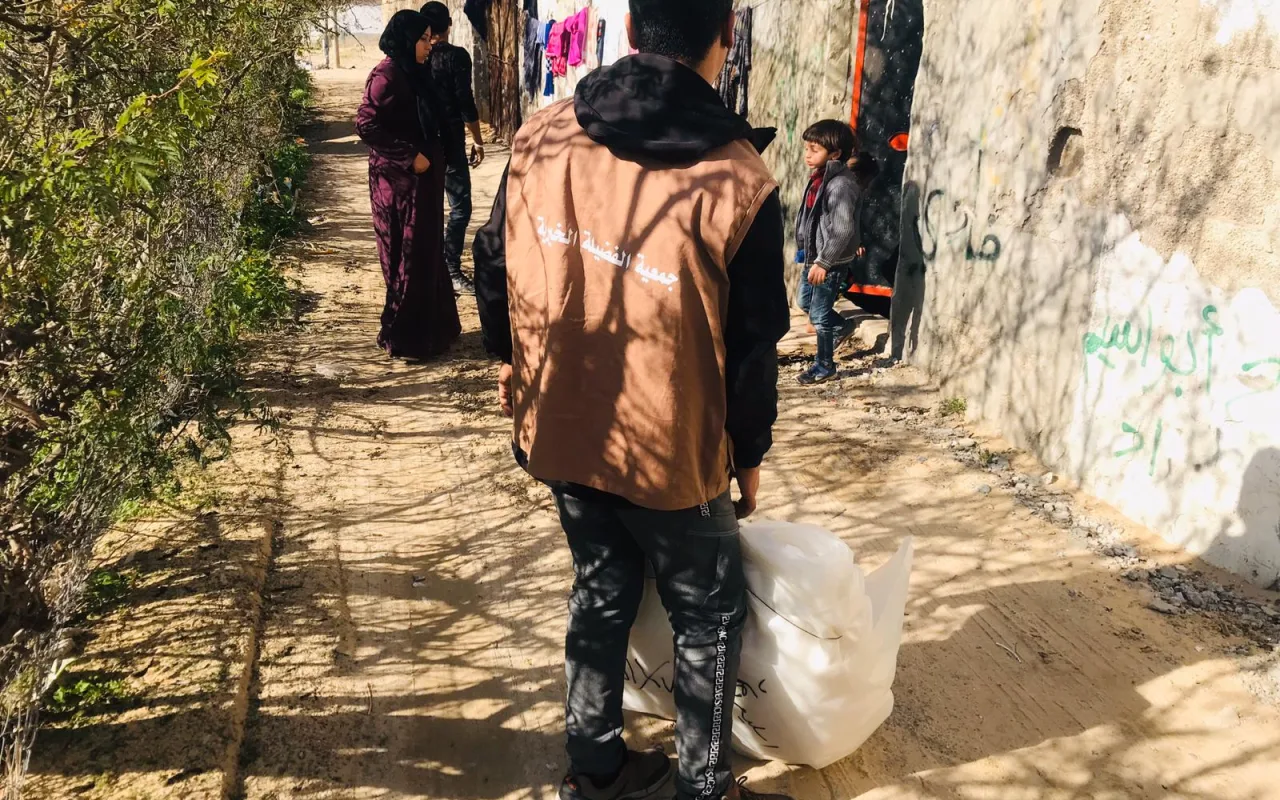 مشروع “تغطية أسقف المنازل المتهالكة”
